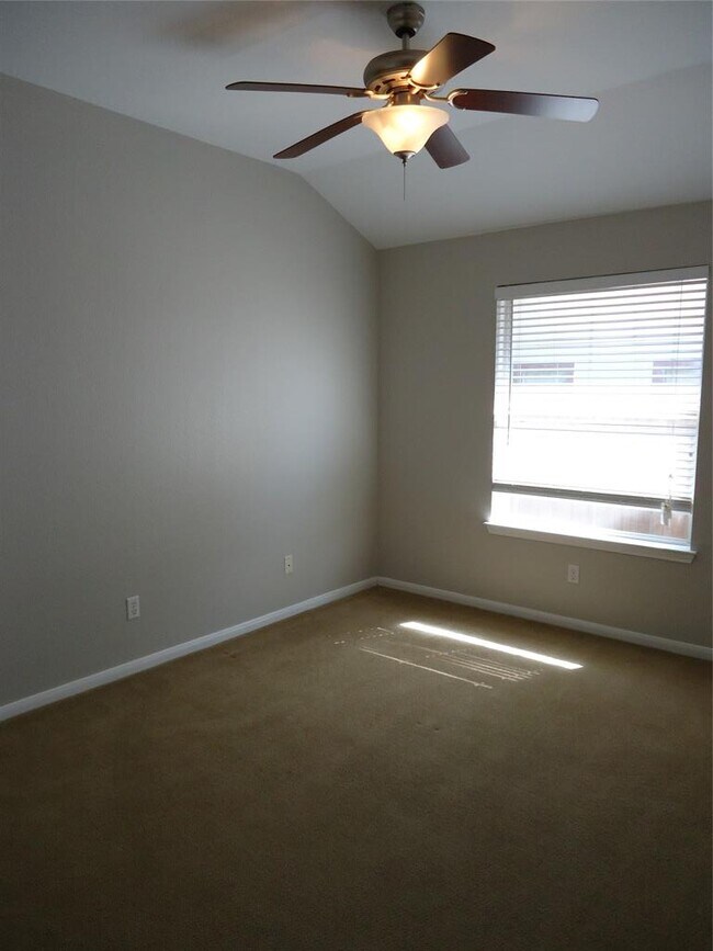 Building Photo - 1404 Peachtree Valley Dr