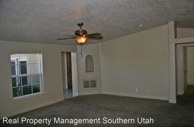 Building Photo - 3 br, 2 bath House - 824 Crystal Dr