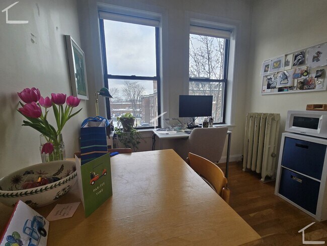 Foto del edificio - 1Br/1Bth, Laundry in building! Heat/Hot Water included!