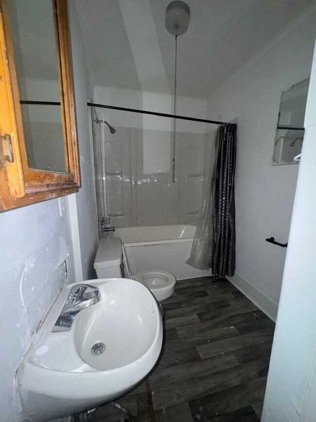 Building Photo - Cozy 1-Bedroom Home with Inviting Living S...