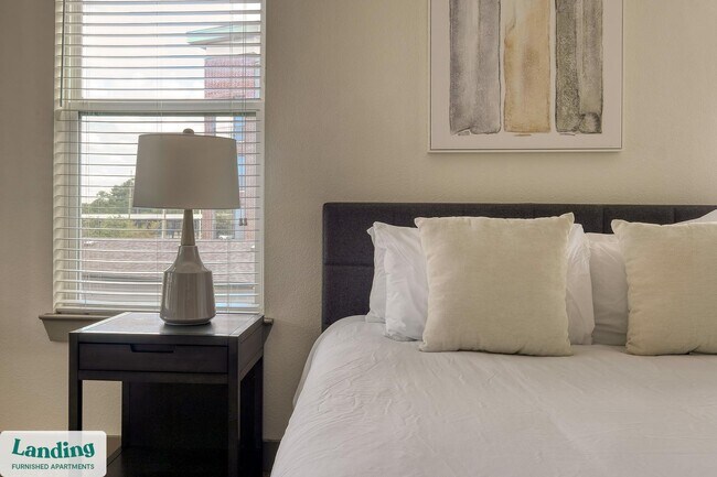 Foto del edificio - 300 Enclave Dr