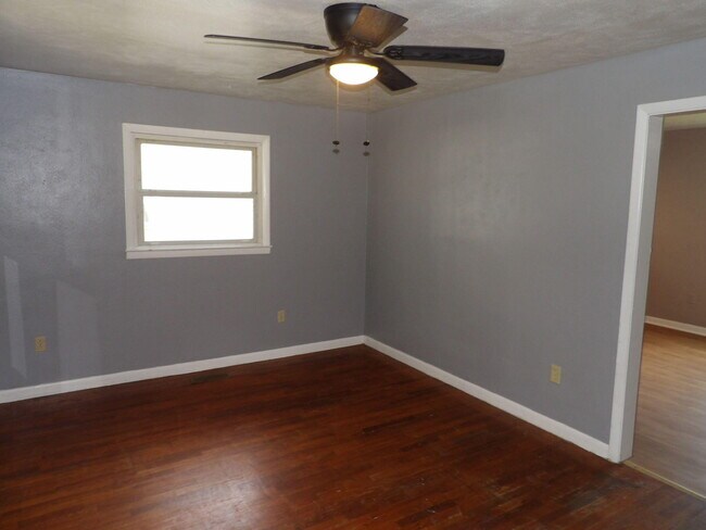 Building Photo - 146 Allnutt Dr