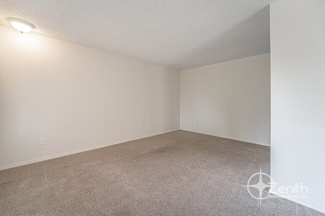 Foto del edificio - 3018 NE 78th Ave