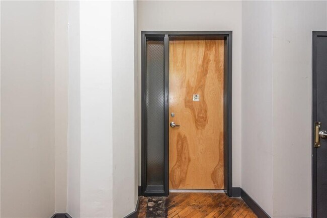 Foto del edificio - 87 Peachtree St SW