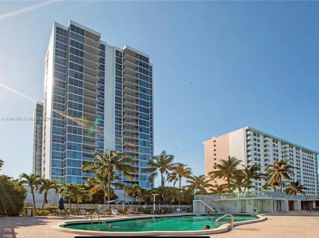 Foto del edificio - 2655 Collins Ave