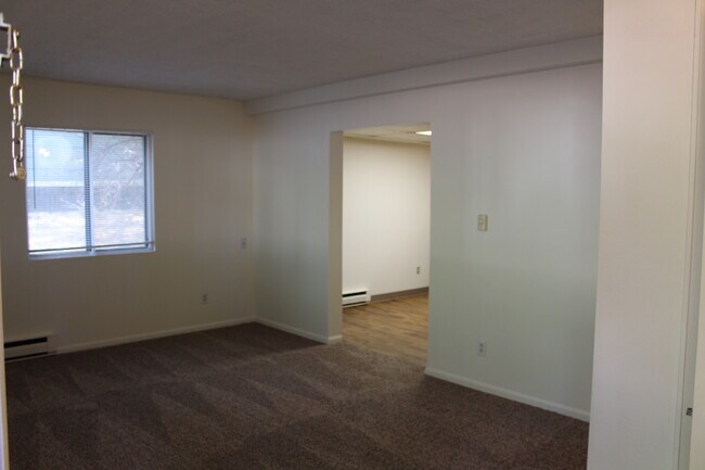 Building Photo - 1226 Maple St