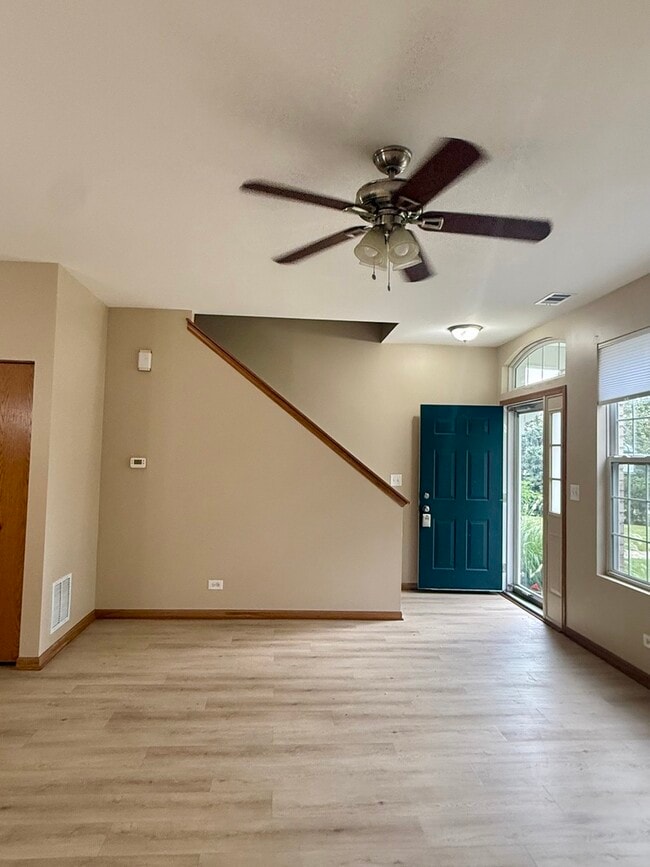 Building Photo - 273 Springbrook Trail S