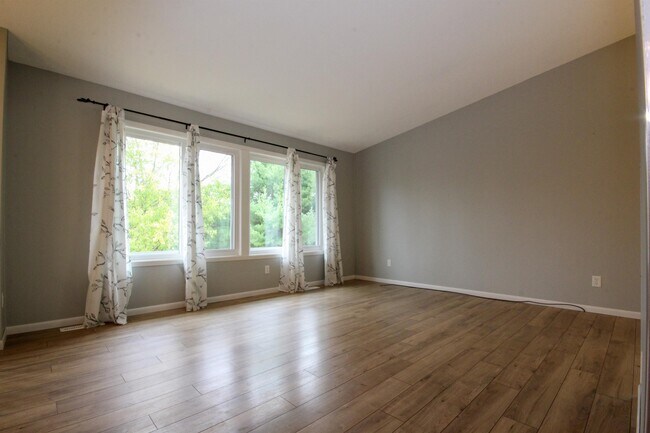 Foto del edificio - 4418 Clover Ln