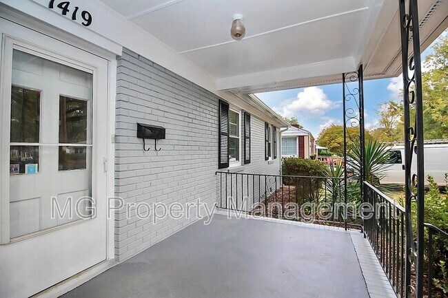 Foto del edificio - 1419 Herrin Ave