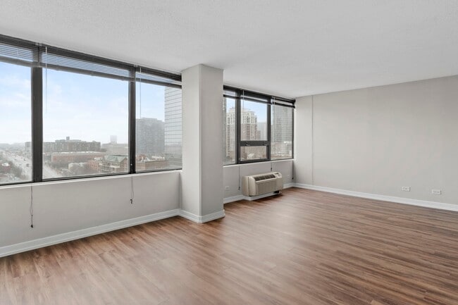 Building Photo - 1213 S Michigan Ave