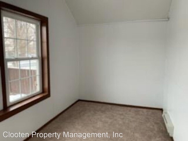 Building Photo - 4 br, 2 bath House - 911 E Sweet Ave