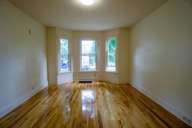 Foto del edificio - 546 Columbus Ave