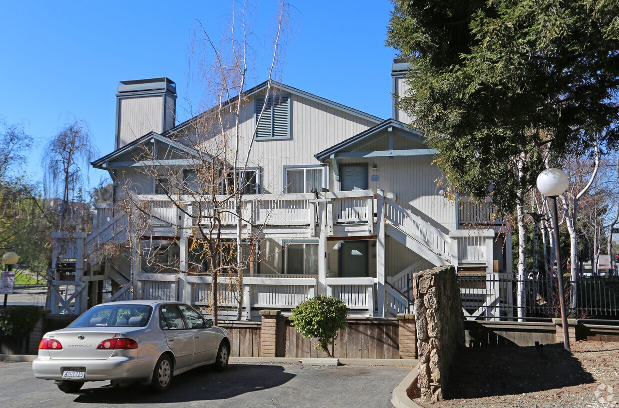 Building Photo - Meadowood