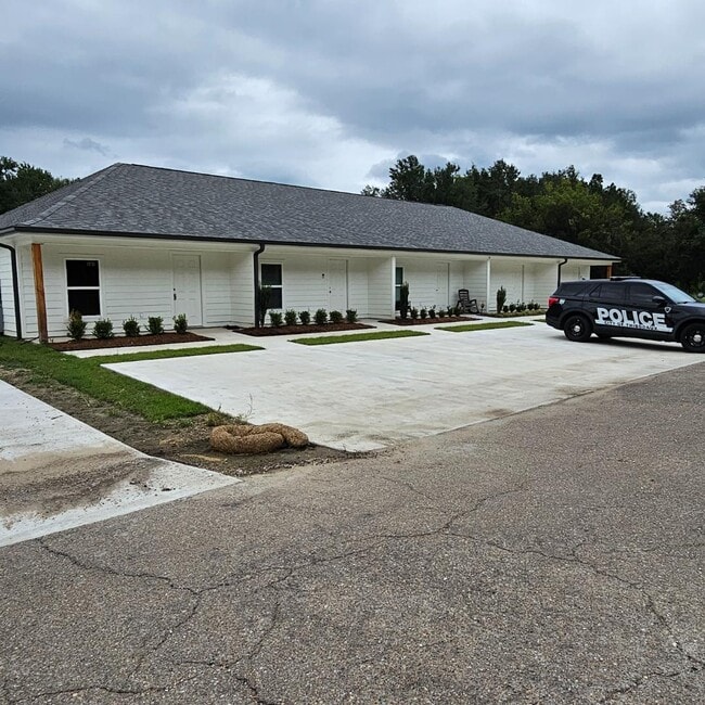 Foto del edificio - 1300 Lafourche Dr