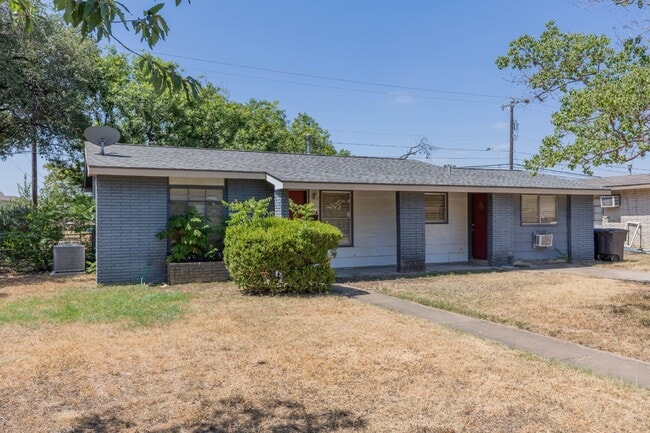 Building Photo - 214 Antrim Dr