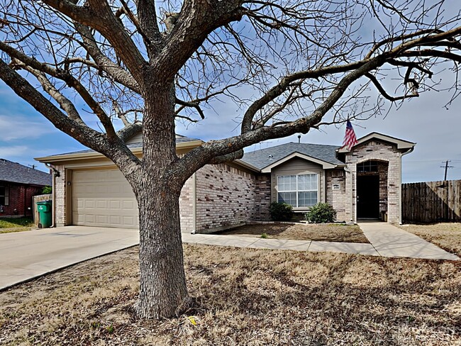 Building Photo - 200 Oaklawn Dr