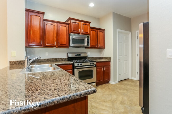Building Photo - 6849 Desert Thrasher Dr