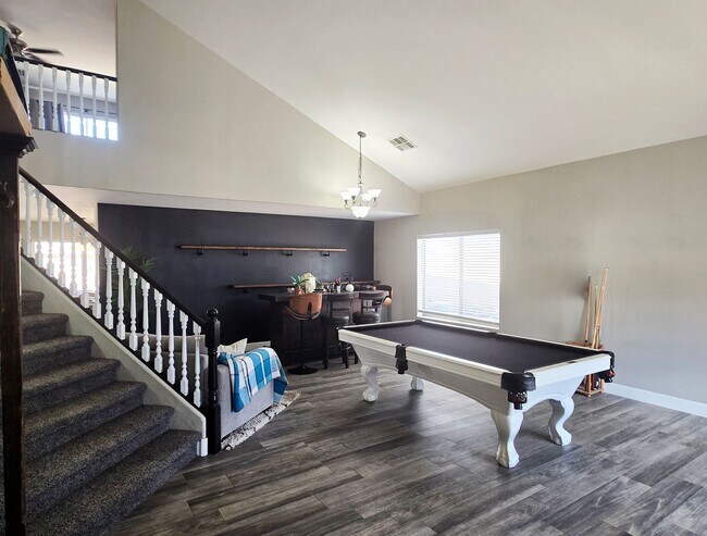 Foto del edificio - 2 story 3-bed, 2-bath home in San Tan Valley!