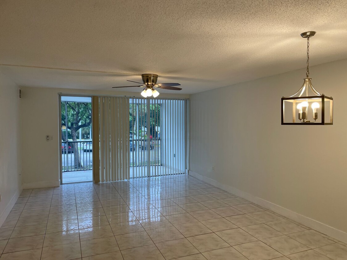 Primary Photo - 2 Bedroom Condo in Jade Winds - North Miam...