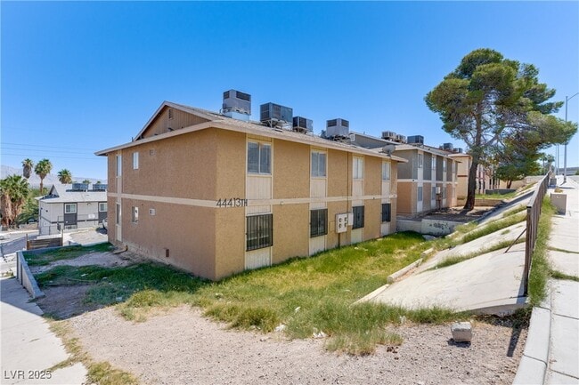 Building Photo - 444 N 13th St