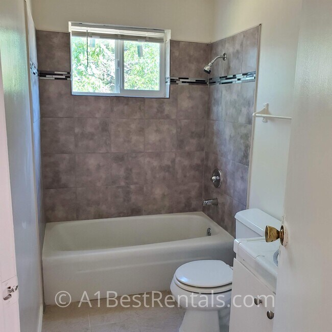 Building Photo - 5355 Yosemite Blvd