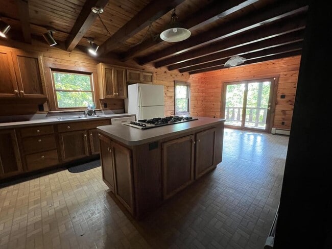 Building Photo - 1327 Fairfield Rd
