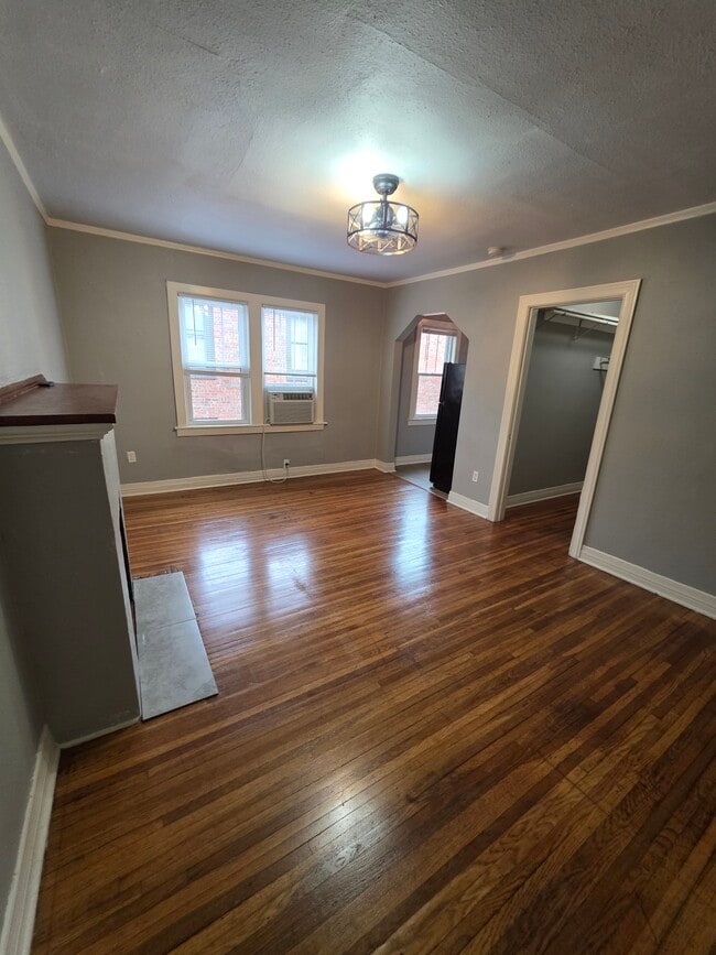 Building Photo - Virginia Ann