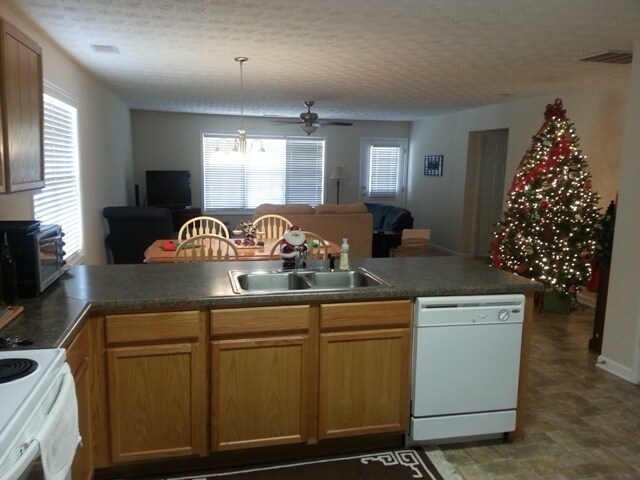 Foto del edificio - ***AVA. 9/25, SHORT-TERM RENTAL*** WESTSID...