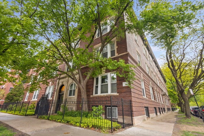 Building Photo - 1426 E Hyde Park Blvd
