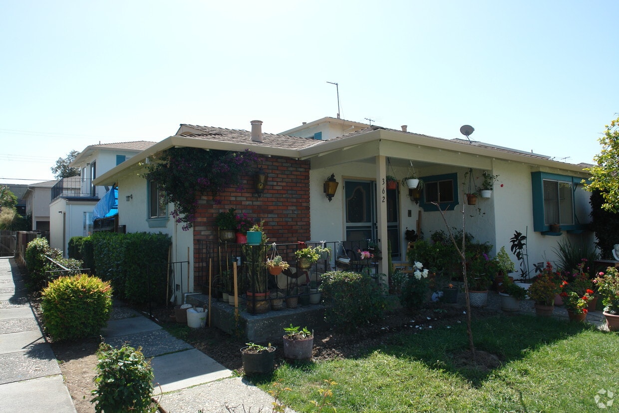 Primary Photo - 362 Greendale Way