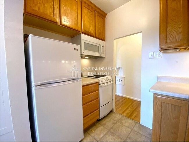 Building Photo - 27 S 800 E