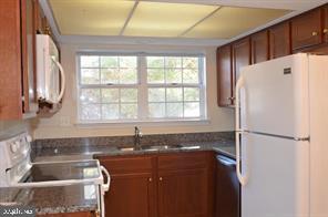 Building Photo - 12105 Greenway Ct