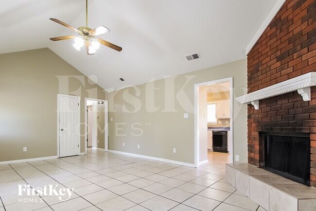 Building Photo - 4622 Crestfield Rd