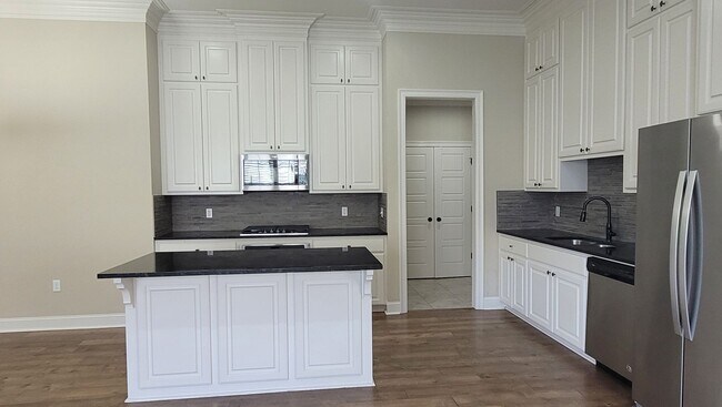 Foto del edificio - 3 bedroom with large yard Lexington Park!