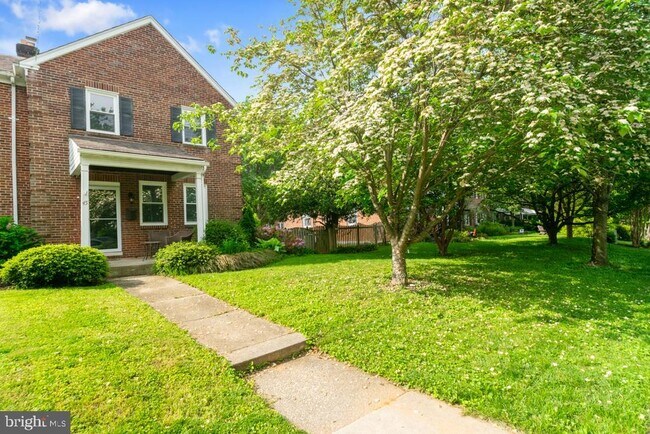 Building Photo - 45 Murdock Rd
