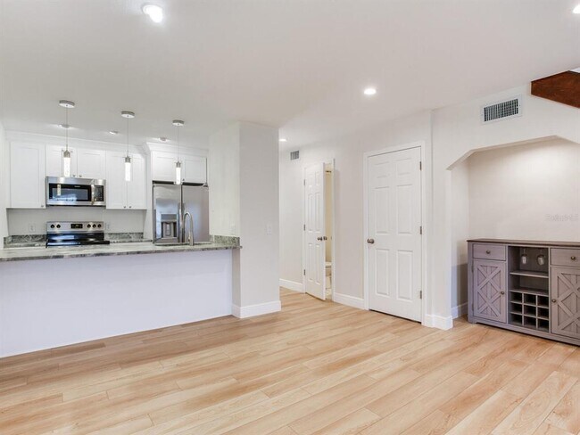 Foto del edificio - 4827 W McElroy Ave