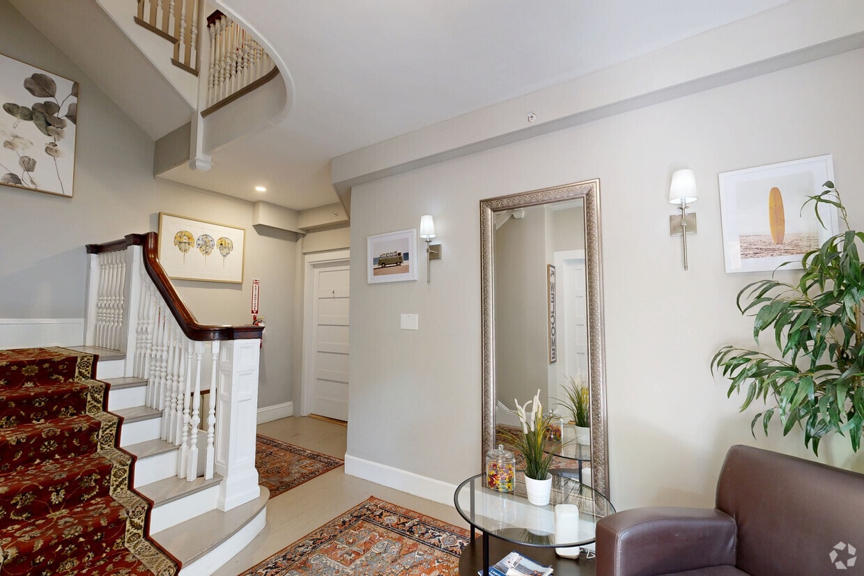 Photo - Cambridge Ivy Inn Apartments