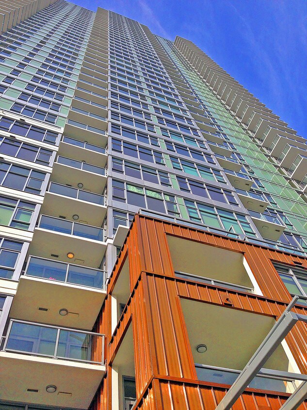 Foto principal - 588 Bell St