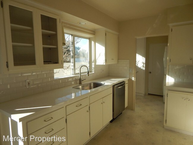 Building Photo - 3 br, 2.5 bath House - 4890 Biona Drive