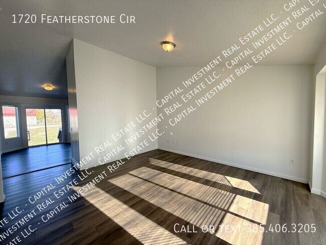 Foto del edificio - 1720 Featherstone Cir