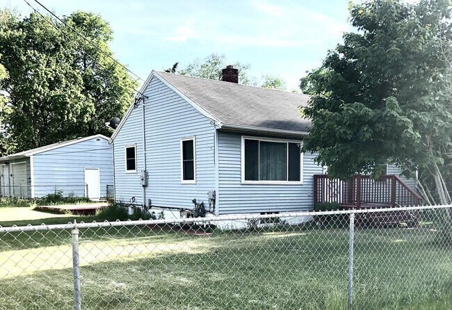 Building Photo - Remodeled 4 bedroom Ranch