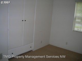 Building Photo - 3943 SE 115th Ave
