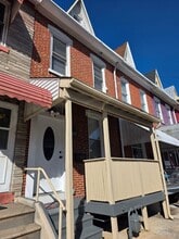 Building Photo - 537 Windsor St