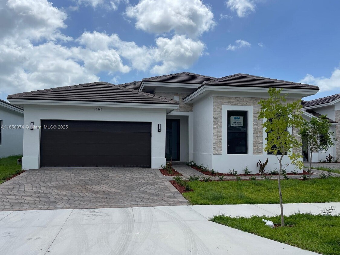 Primary Photo - 19447 SW 124th Ct