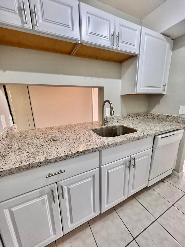 Foto del edificio - 1766 Abbey Rd