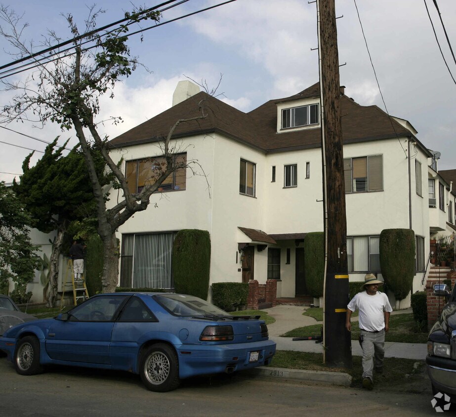 Foto del edificio - 2913 E 6th St