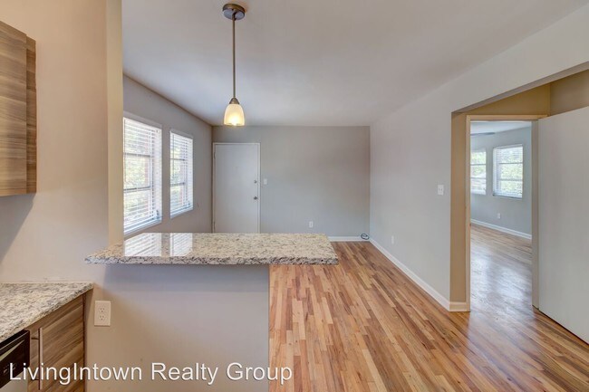 Foto del edificio - 949 Greenwood Ave NE