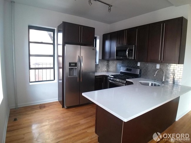 Foto del edificio - 464 Clinton Avenue