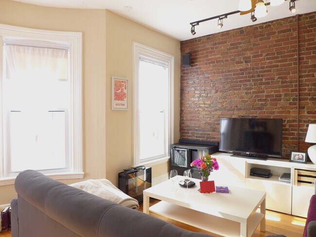 Building Photo - 49 Delle Ave