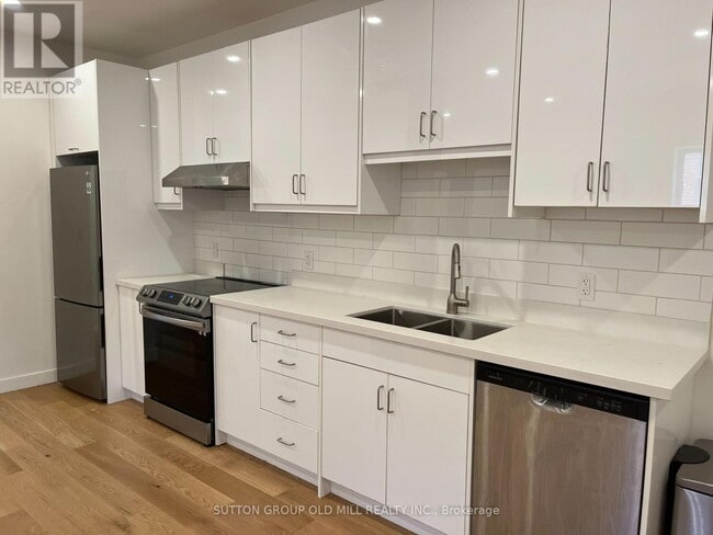 Building Photo - 61 Ossington Ave